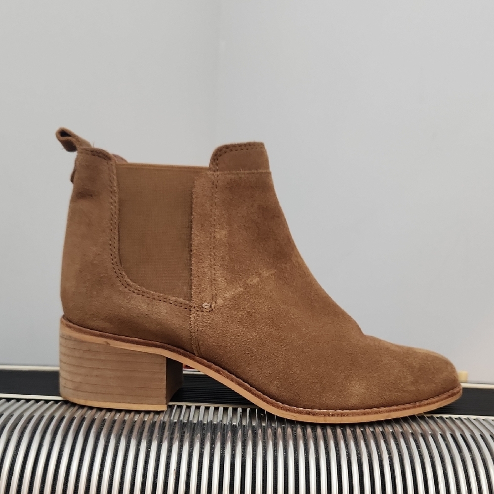 EASY WEAR CREVO TAN SUEDE SLIP ON ANKLE BOOTS SZ 7